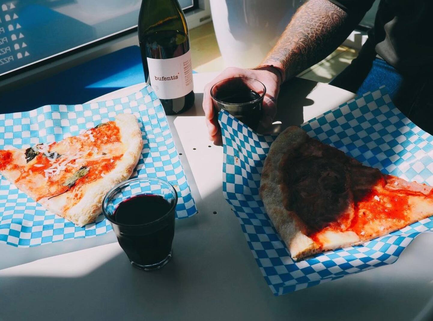 Un bar à café et pizza rétro dans Verdun 