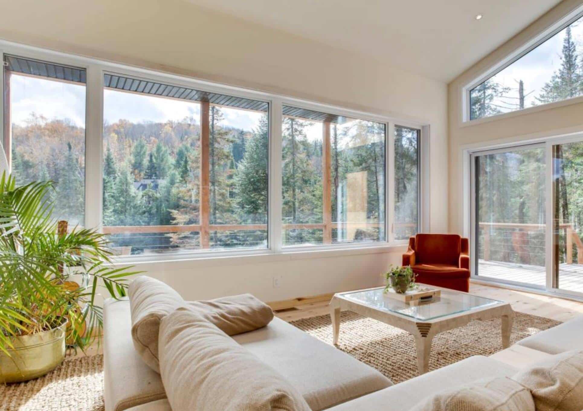 Un chalet scandinave de luxe sur le bord de l’eau à MorinHeights à