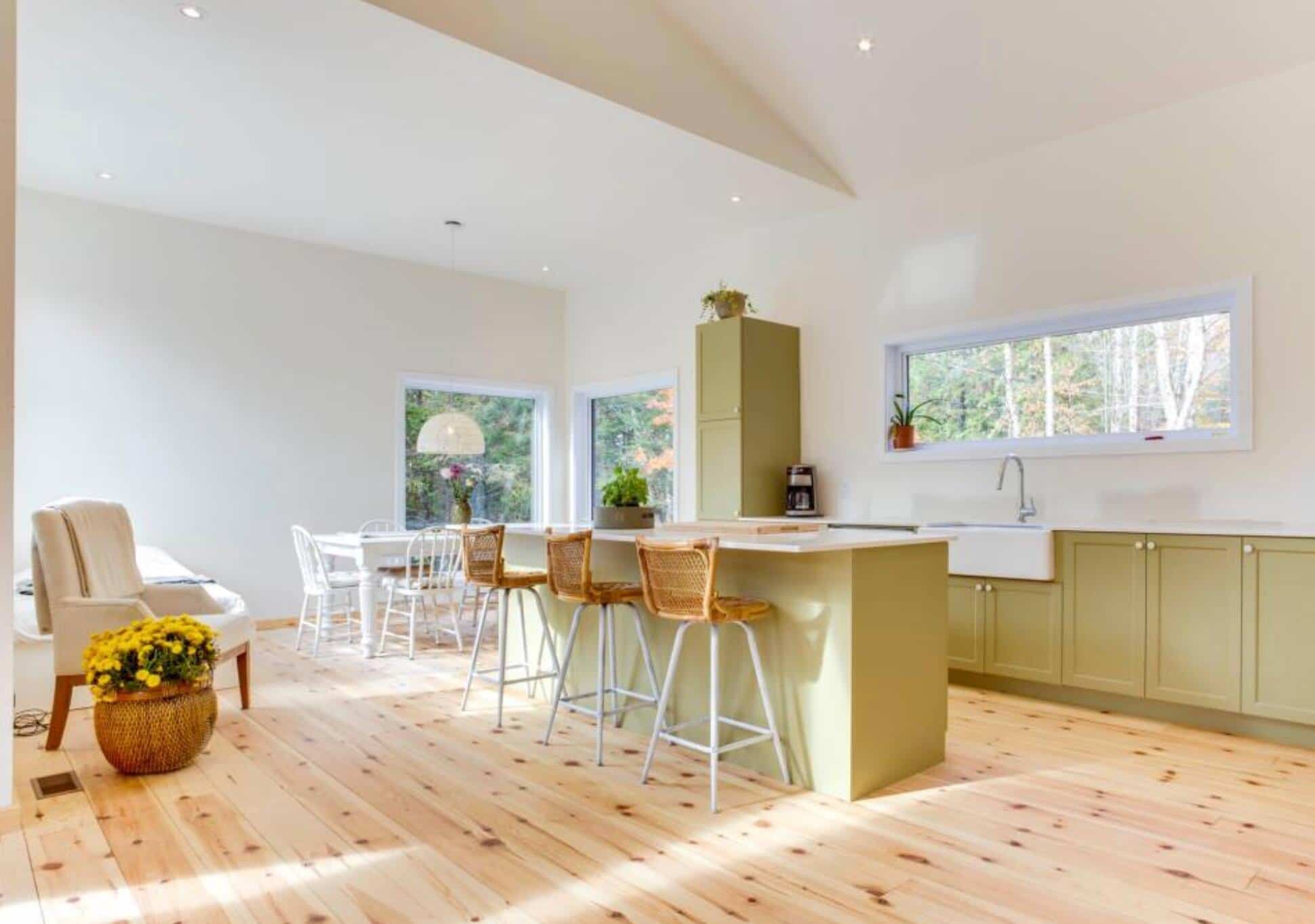 Un chalet scandinave de luxe sur le bord de l’eau à MorinHeights à