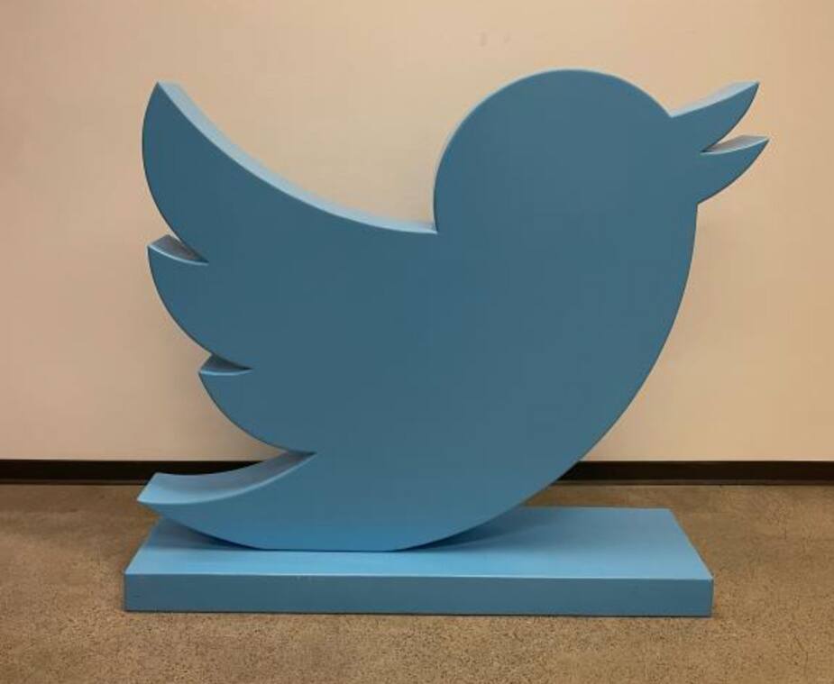 Image principale de l'article 5 objets inusités mis aux enchères par Twitter