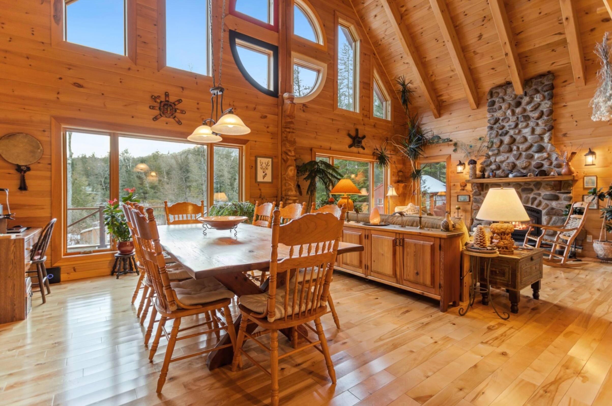 MulgraveetDerry en Outaouais chaleureuse propriété à aire ouverte