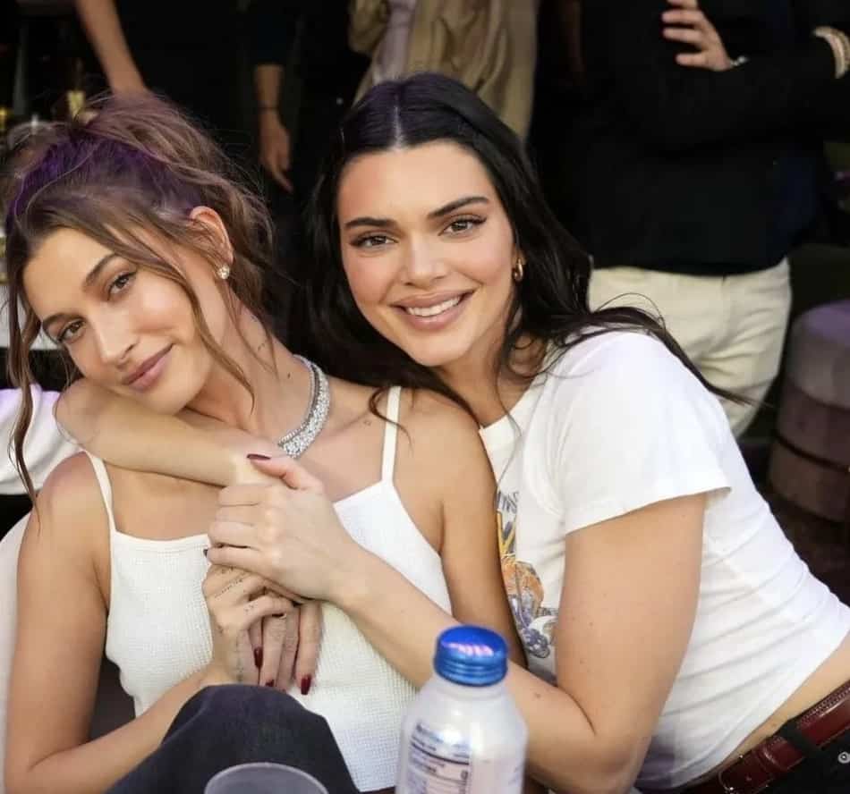 Hailey Bieber supprime une vidéo controversée