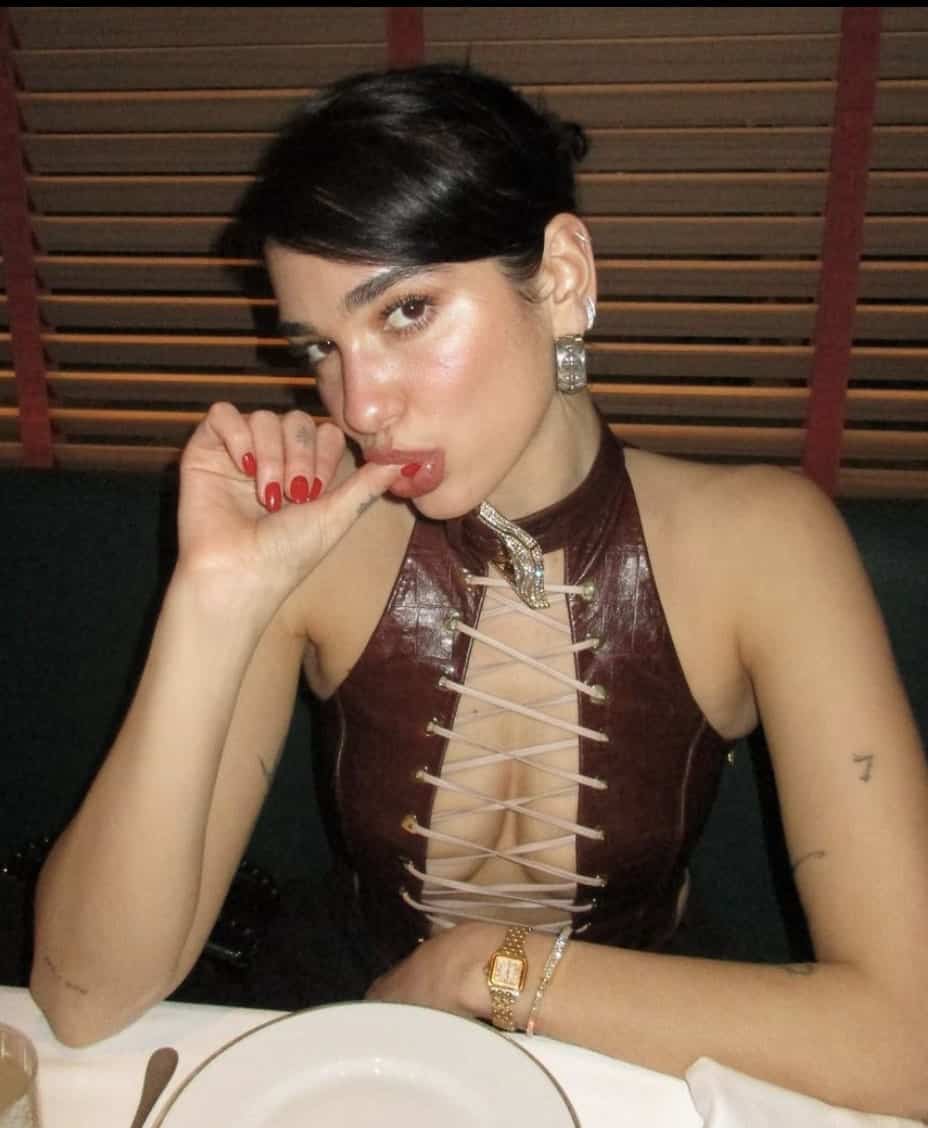 Dua Lipa ose la transparence