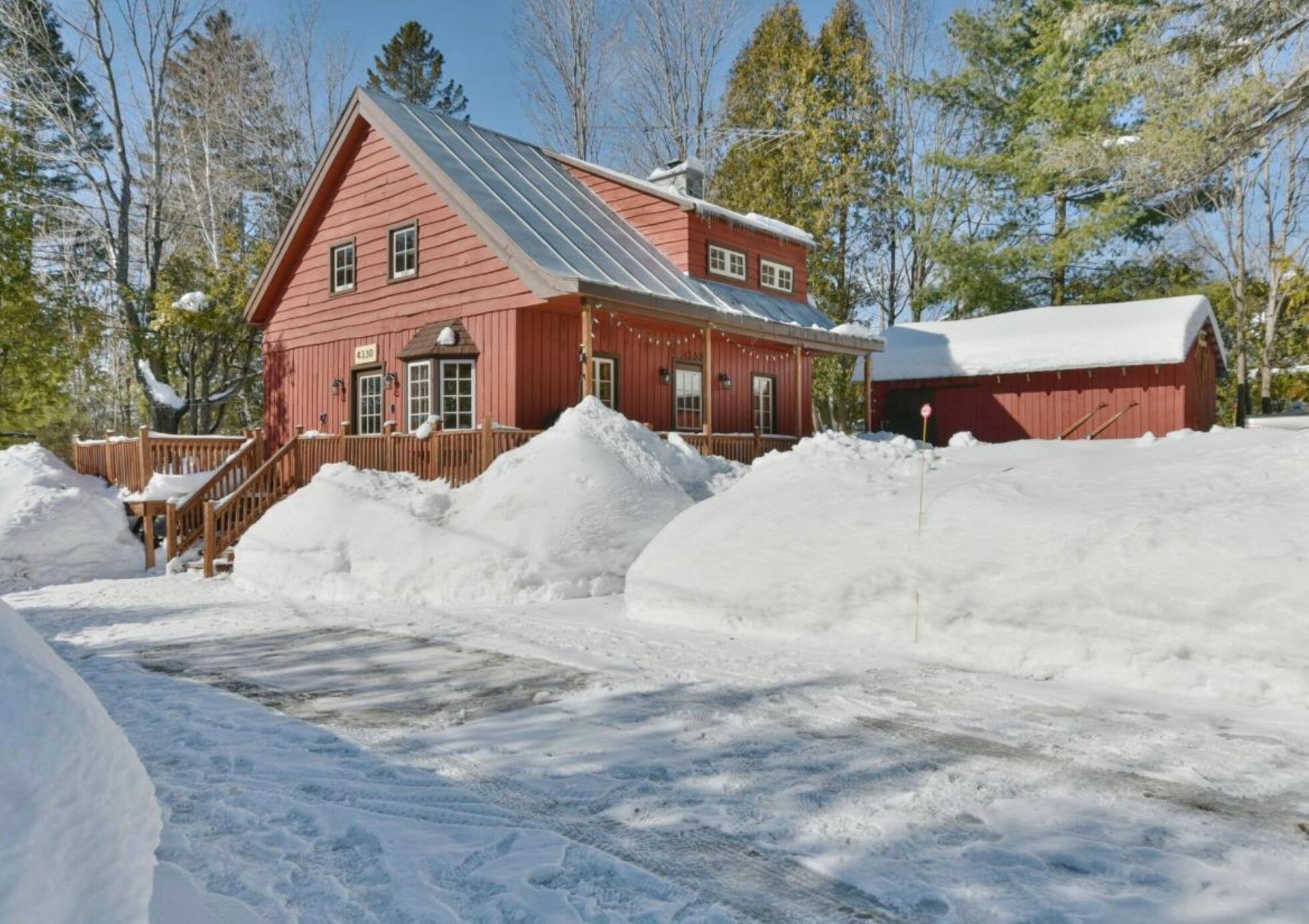 Un joli chalet centenaire à vendre pour 299 000$ 