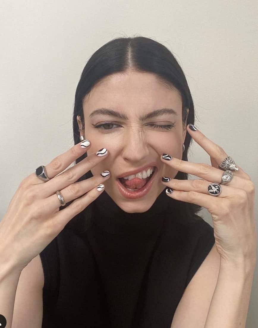 8 combos de couleurs à essayer sur vos ongles