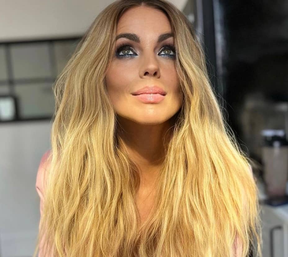 Jacynthe René épate dans un look pin-up