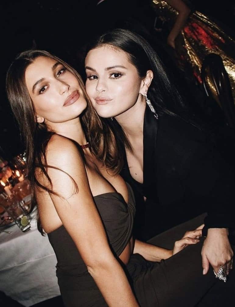 Selena se porte finalement à la défense de Hailey