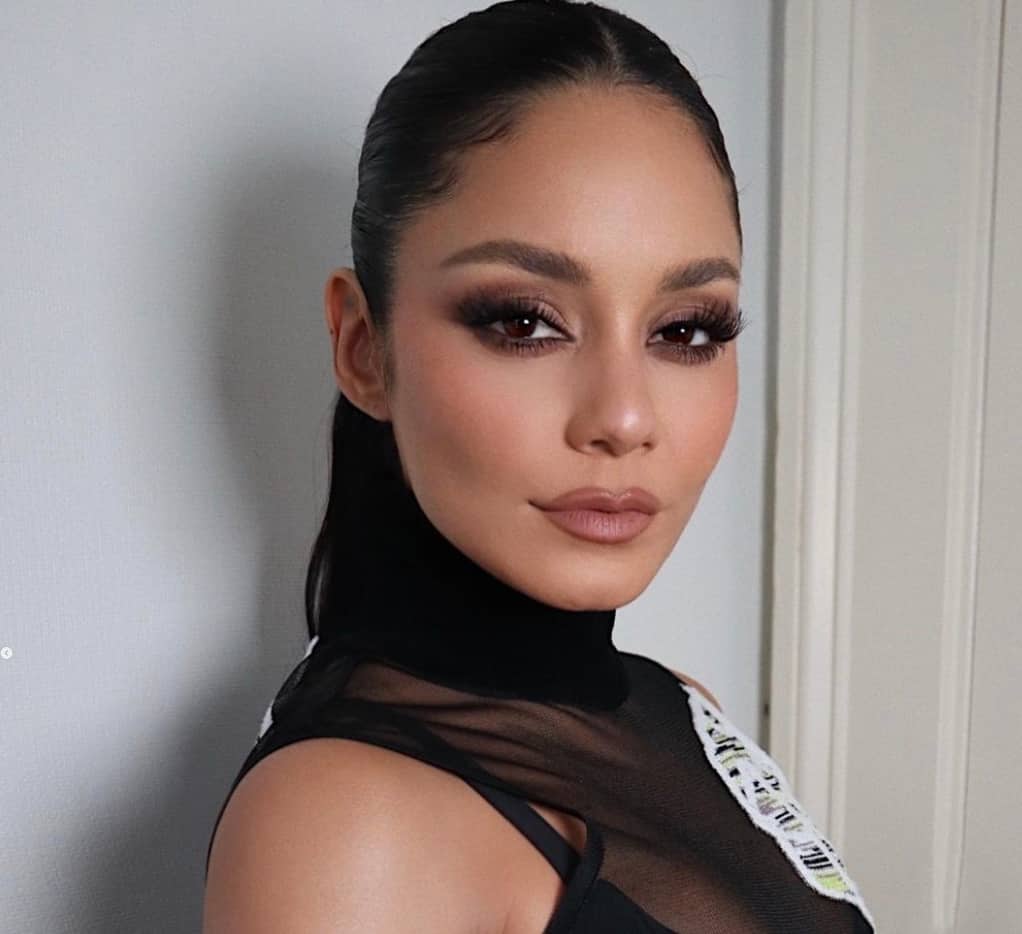 Vanessa Hudgens ose un look 100% transparent
