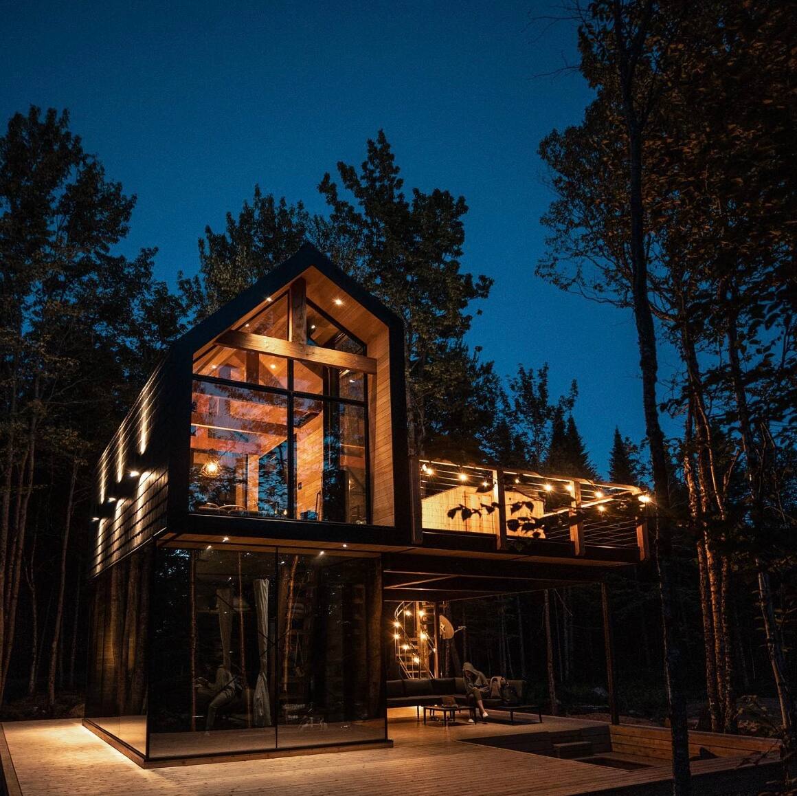 Un chalet haut-perché de rêve pour 1 075 016$