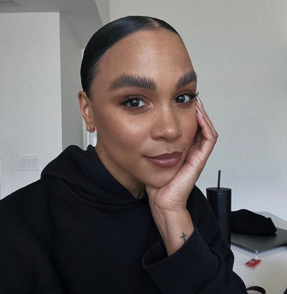 Une permanente pour sourcils à la maison