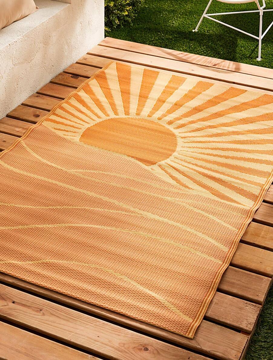 "Top 5 Outdoor Rugs to Elevate Your Summer Decor from Simons" Archyde