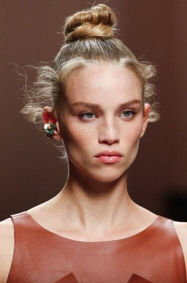 Voici quoi faire avec vos cheveux de bébé rebelles