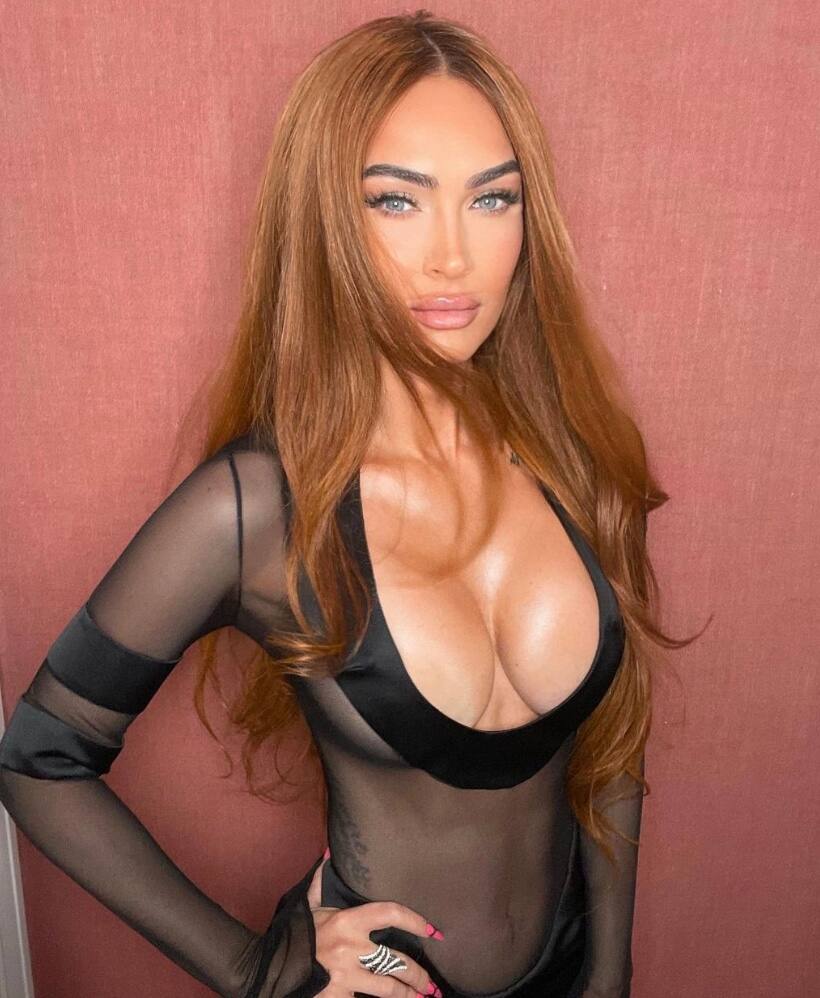 Megan Fox adopte la «robe revanche»