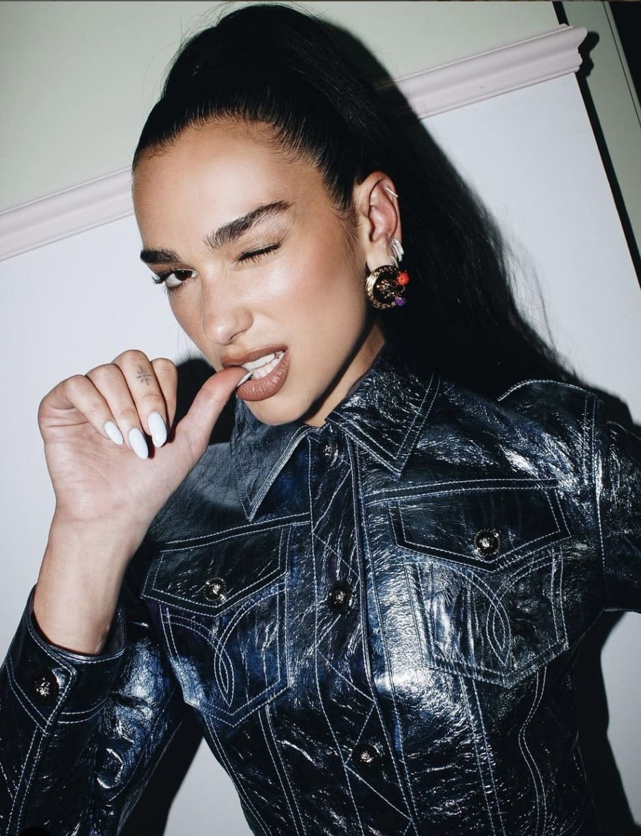 Dua Lipa fortement critiquée sur Instagram