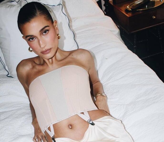 Cette jupe élégante des années 1990 fait fureur 