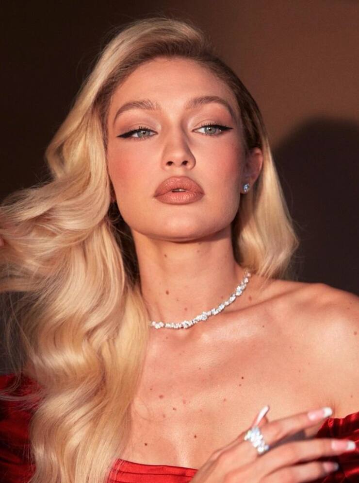 Elle se montre sans maquillage pour une rare fois