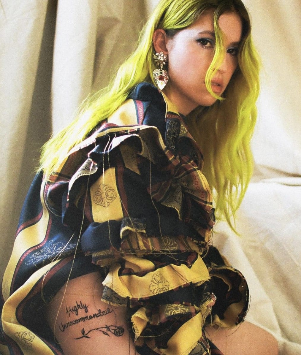 Claudia Bouvette dans un look 100% scintillant