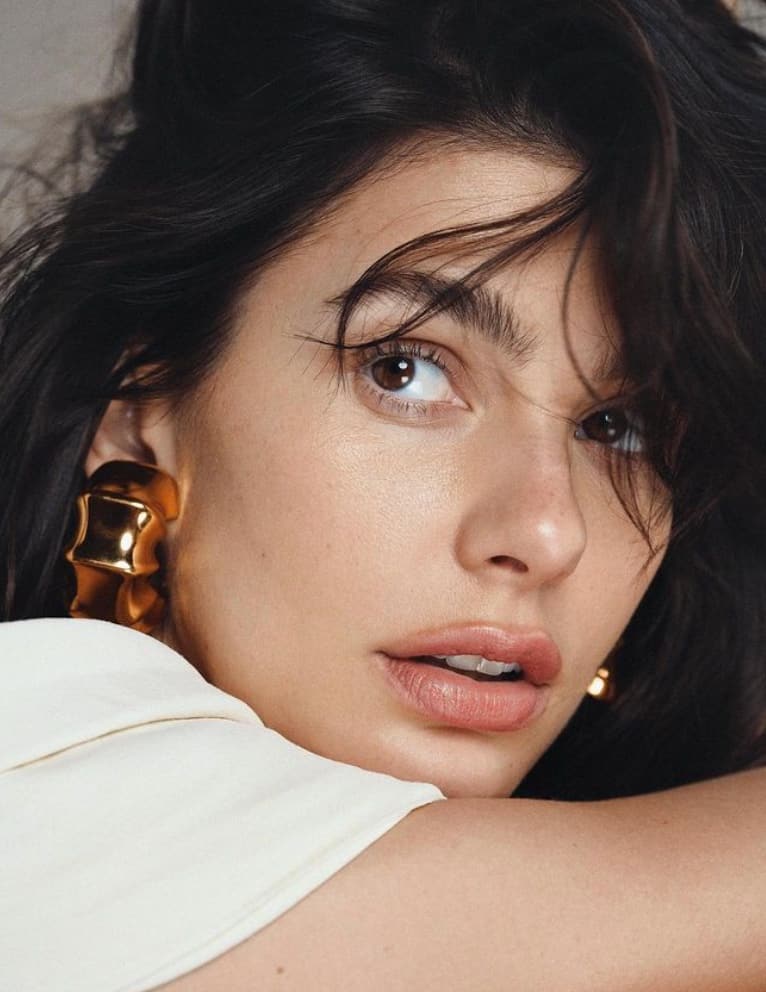 Un simple crayon blanc peut enjoliver votre peau