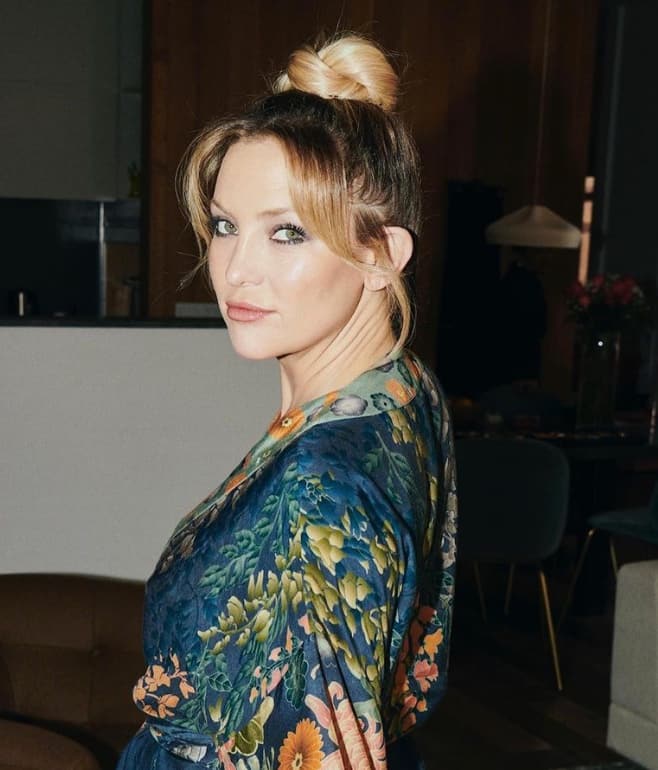 Kate Hudson: décolleté vertigineux et transparence