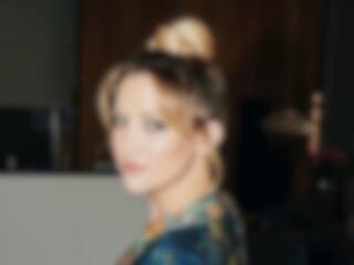 Kate Hudson: décolleté vertigineux et transparence