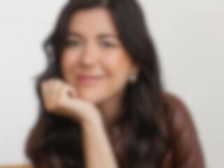 Catherine Fournier dans une tenue inhabituelle