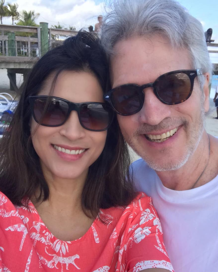 Elle souligne son premier anniversaire de mariage