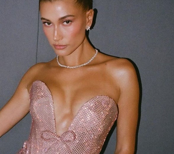 Hailey Bieber confirme la tendance de l’automne 