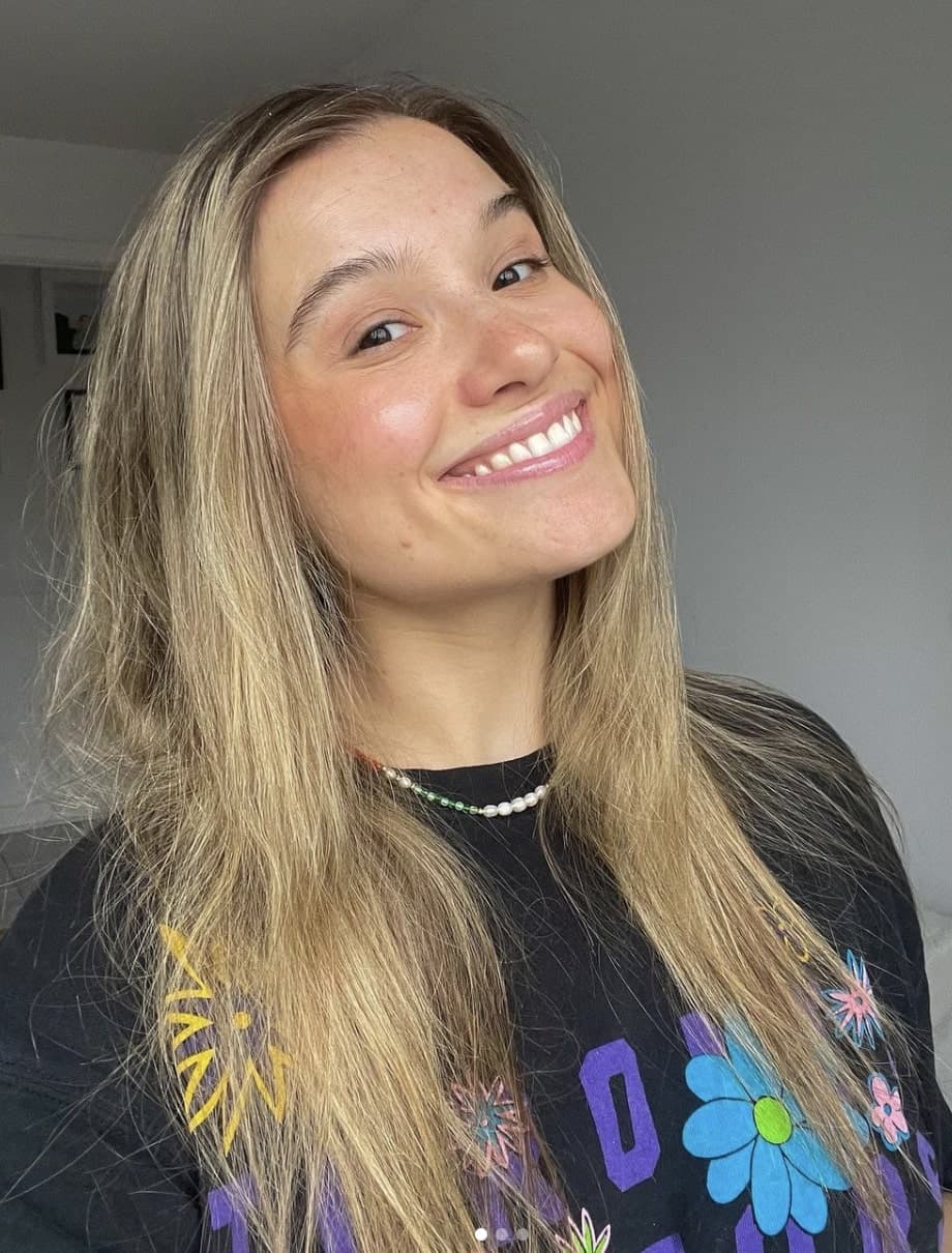 Claudie Mercier est wow dans une robe à découpe