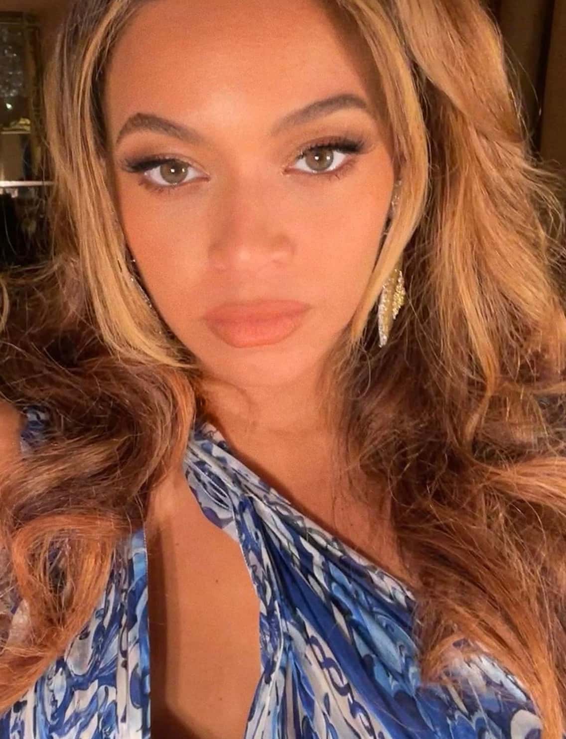 Elle demande l'aide de ses fans pour sa fête