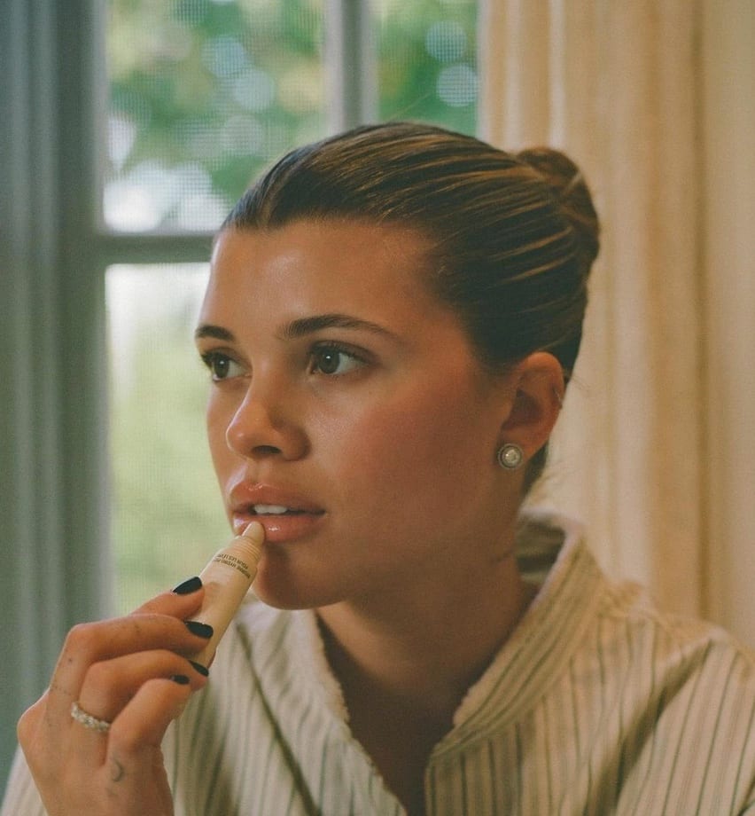 Sofia Richie dévoile comment réaliser son chignon 