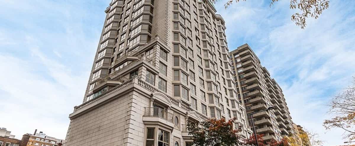 Un pied-à-terre au centre-ville pour 4,9M$