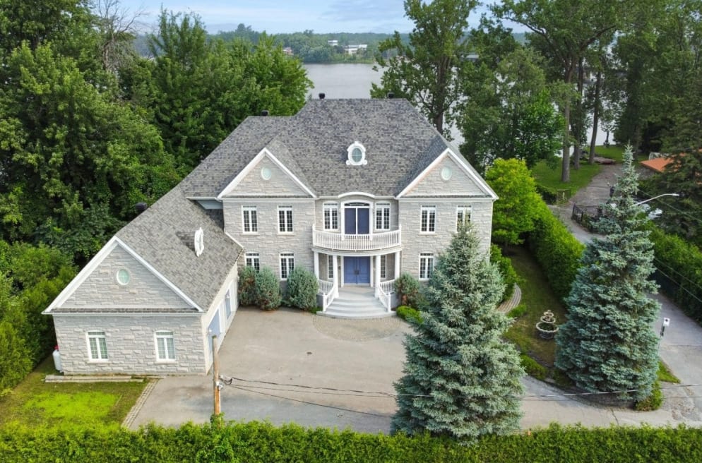 La maison de Maman Dion vendue pour 2,1 millions $