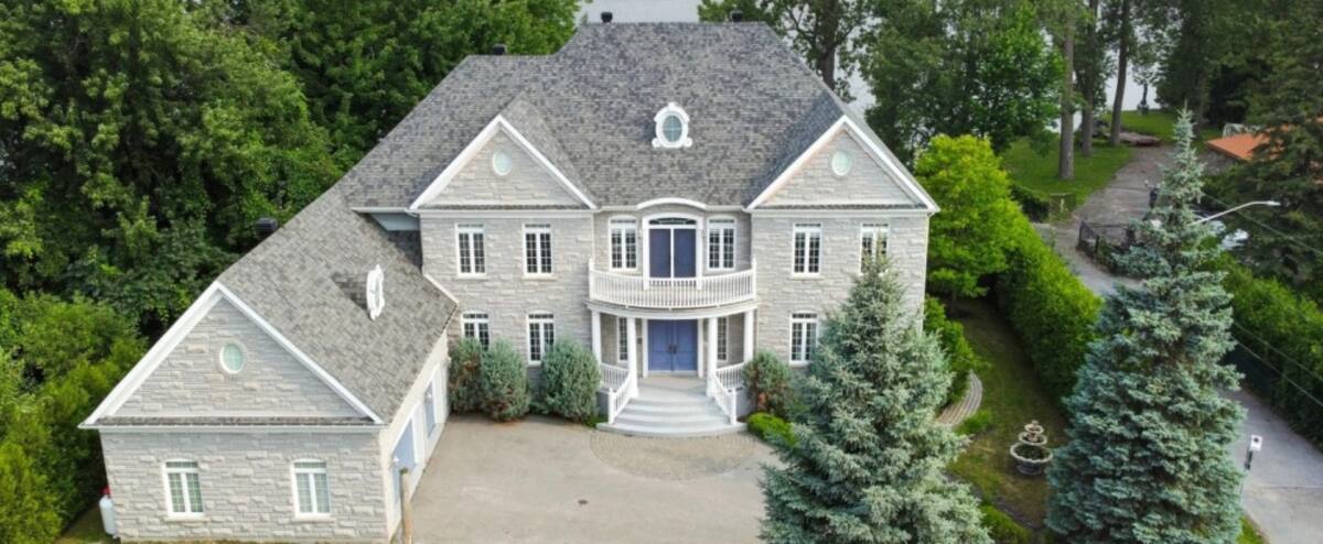 La maison de Maman Dion vendue pour 2,1 millions $