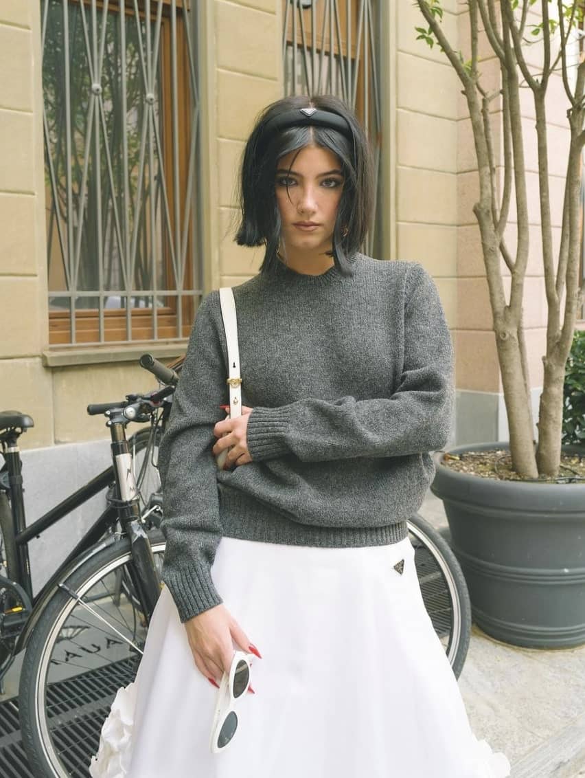 Charli D'Amelio dans l'eau chaude