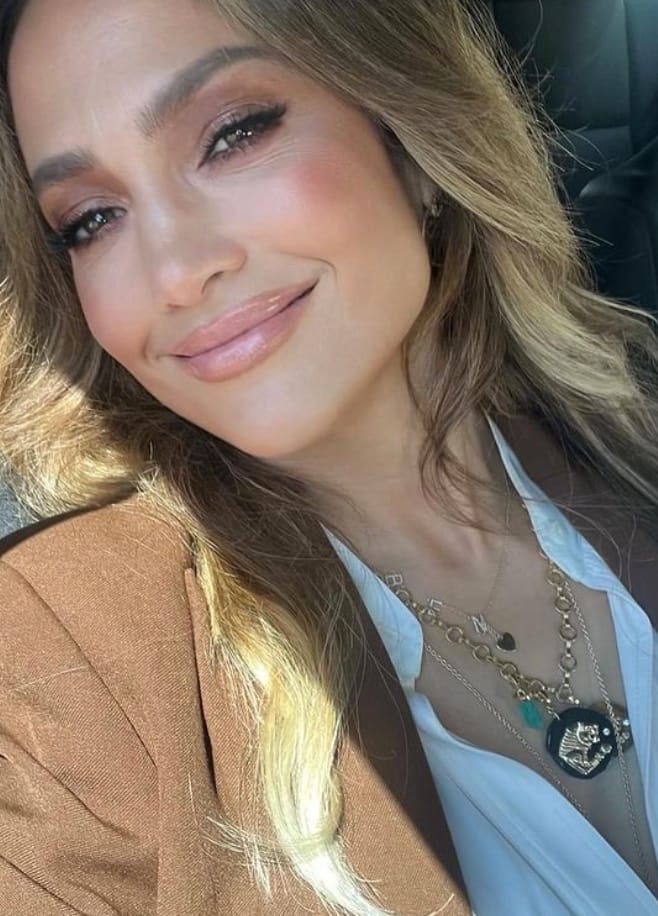 Jennifer Lopez dévoile ses courbes de rêve 