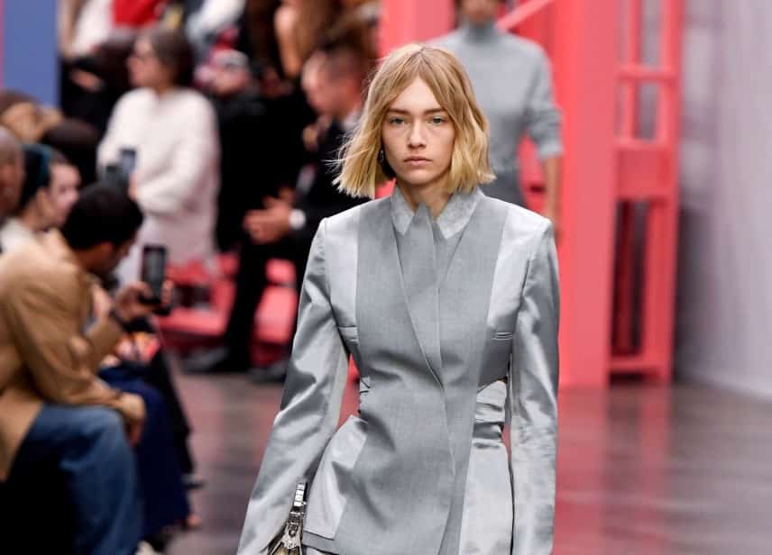 Exit le pantalon noir, voici LE modèle tendance 