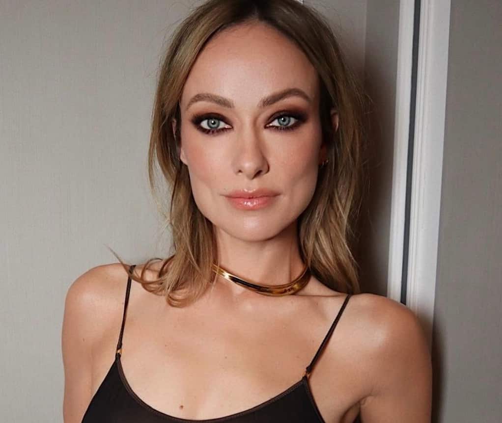 Olivia Wilde seins nus sur le tapis rouge