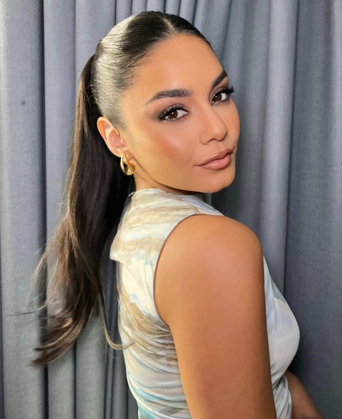 Vanessa Hudgens dévoile sa grossesse