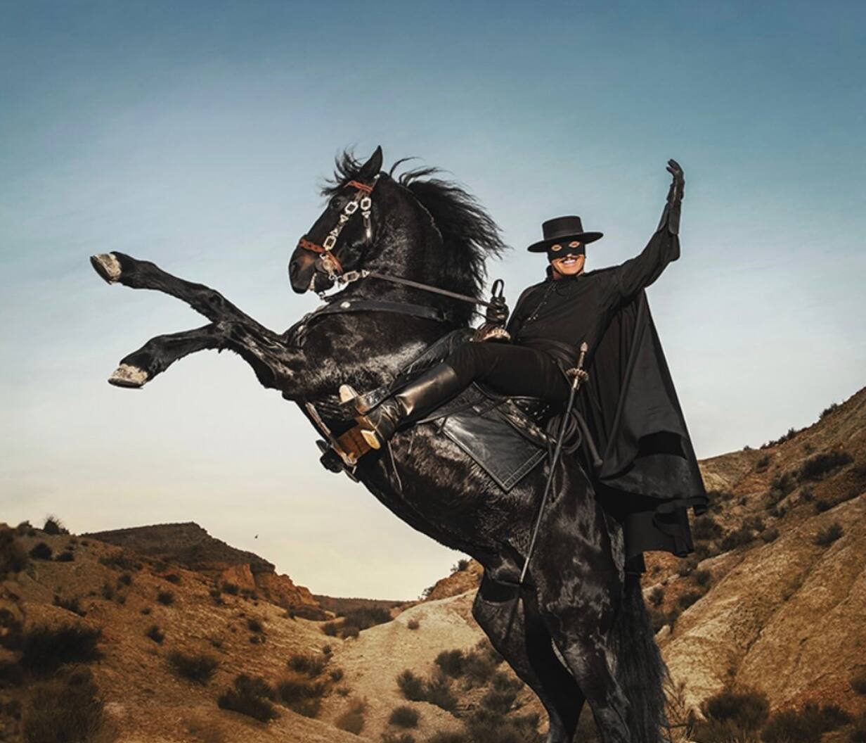 Jean Dujardin incarnera Zorro dans une série JDM