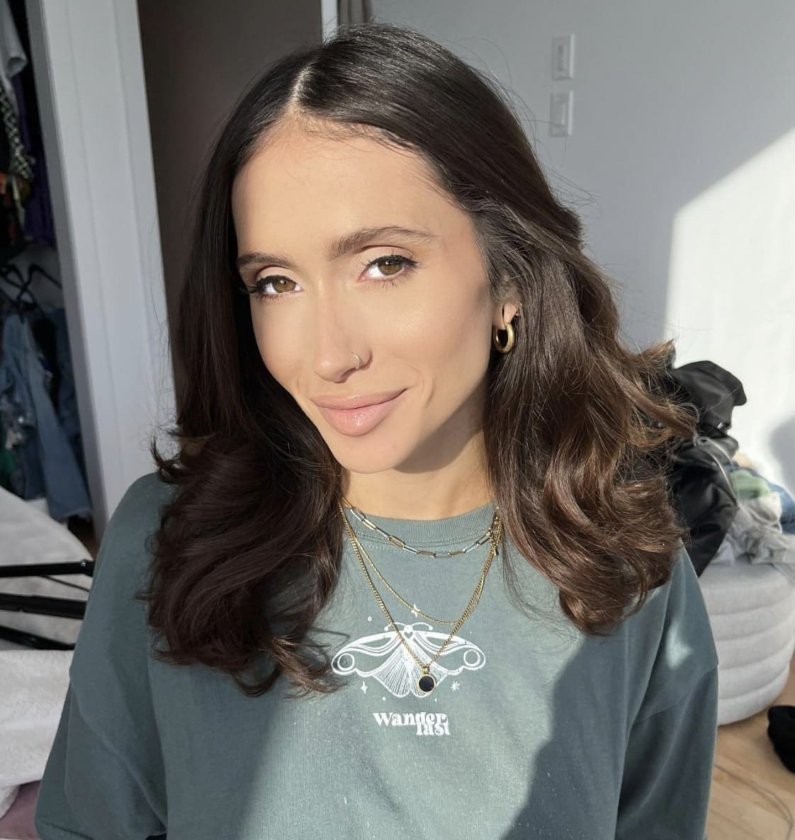 Lysandre Nadeau a les cheveux plus foncés 