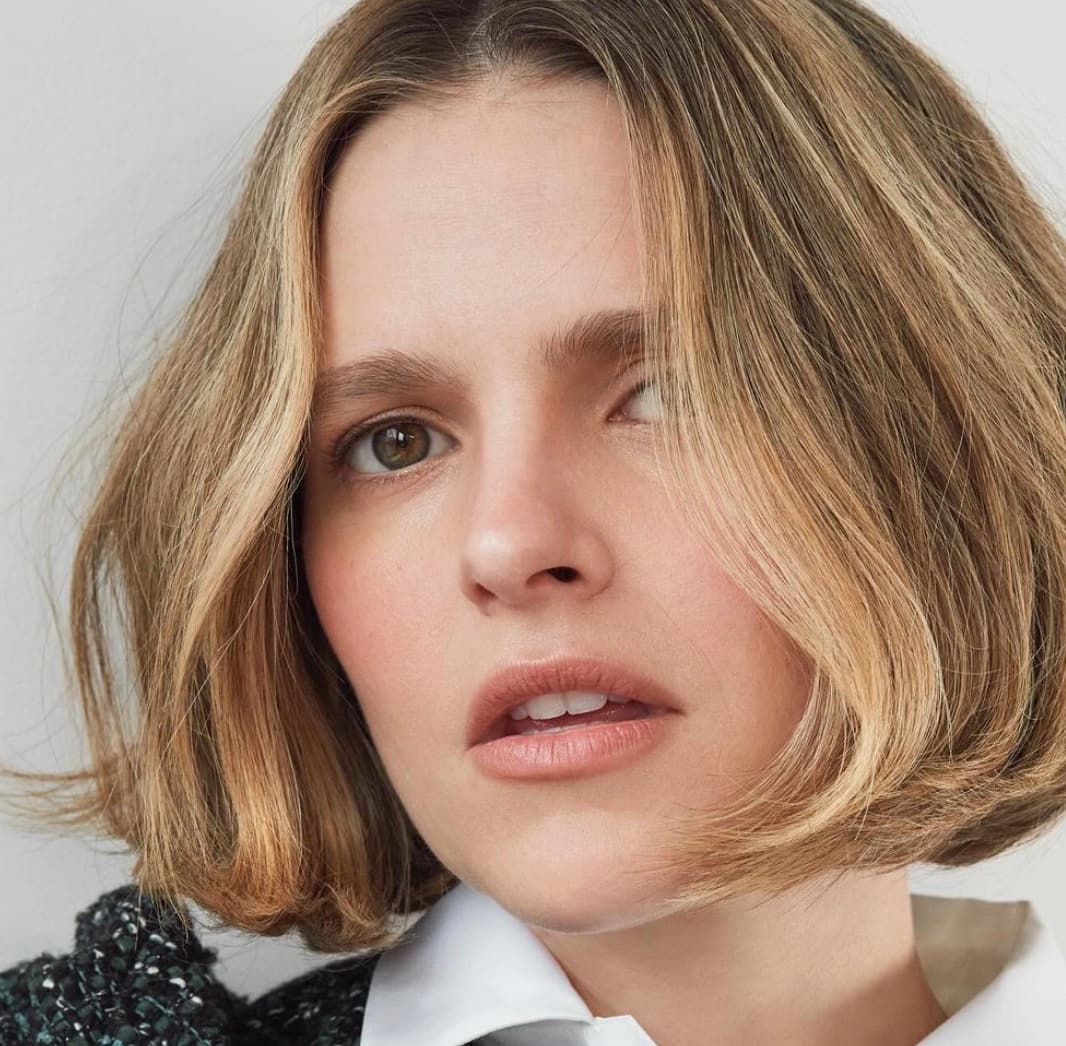 Sarah-Jeanne Labrosse coupe ses cheveux COURTS