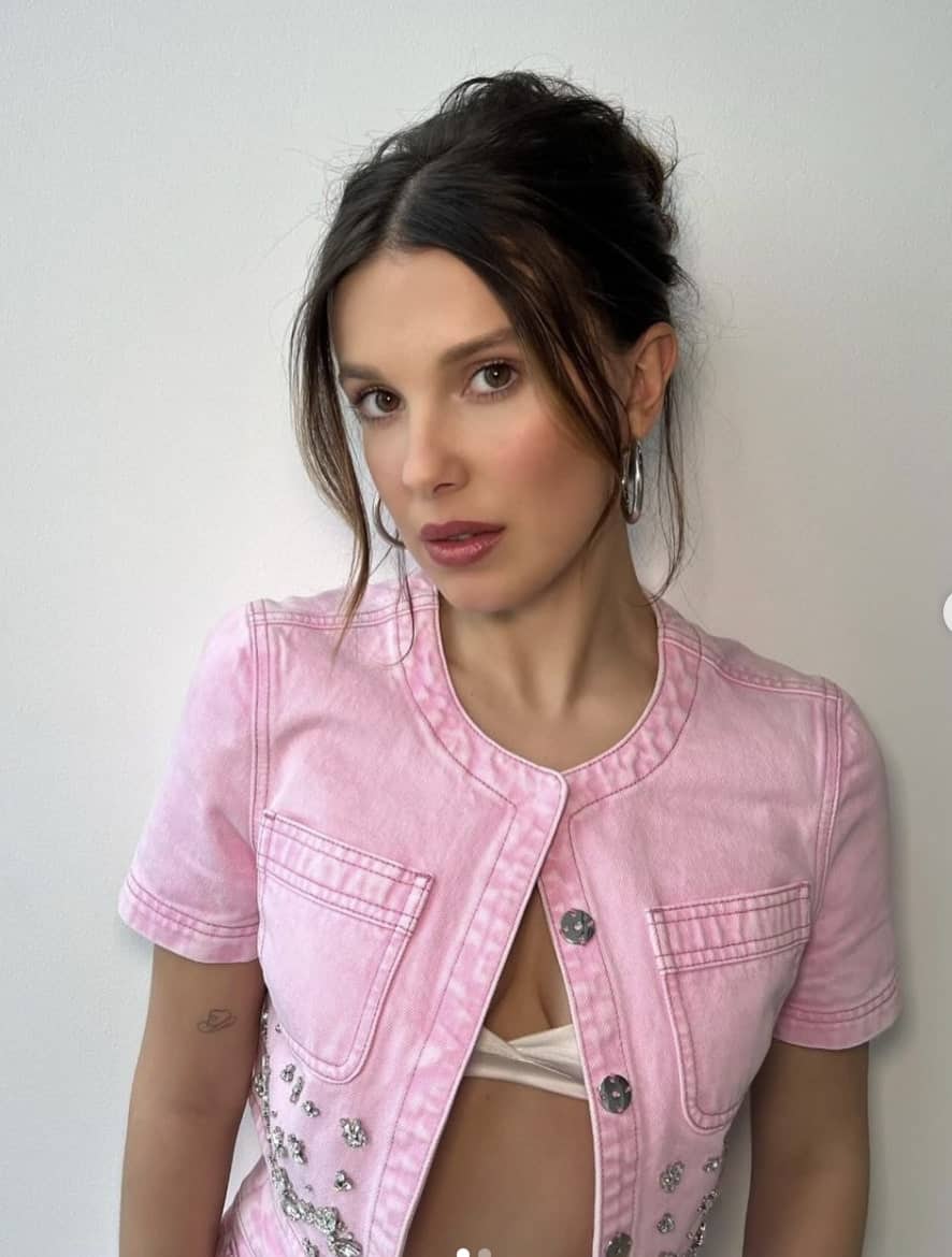 Millie Bobby Brown a le plus petit haut de bikini