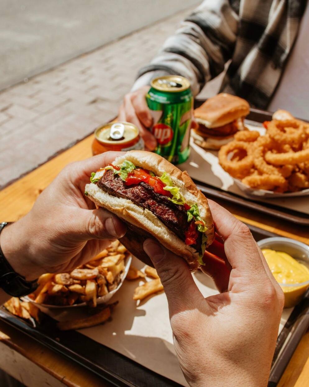 20 restaurants où manger un bon burger 