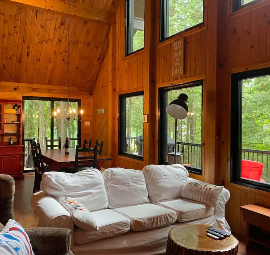 7 jolis chalets à louer au bord d'un lac cet été | Clin d'œil