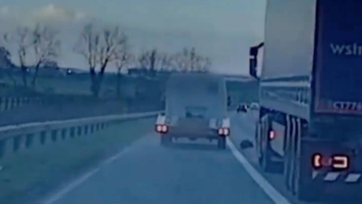 VIDÉO | Un trafiquant de drogue jette de l’héroïne par une fenêtre en fuyant les policiers