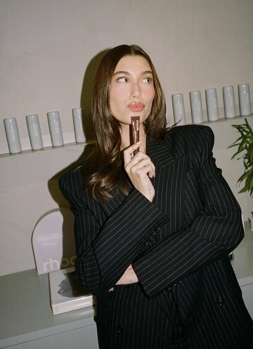 Elle affiche son bedon rond sur Instagram 