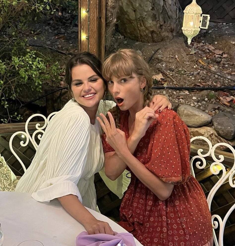 Taylor Swift viserait Selena Gomez en chanson