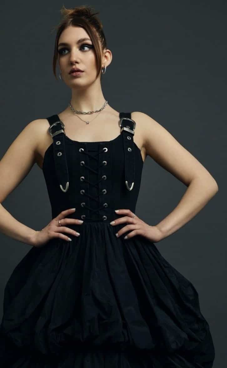 Sa séance photo osée a de quoi vous éblouir