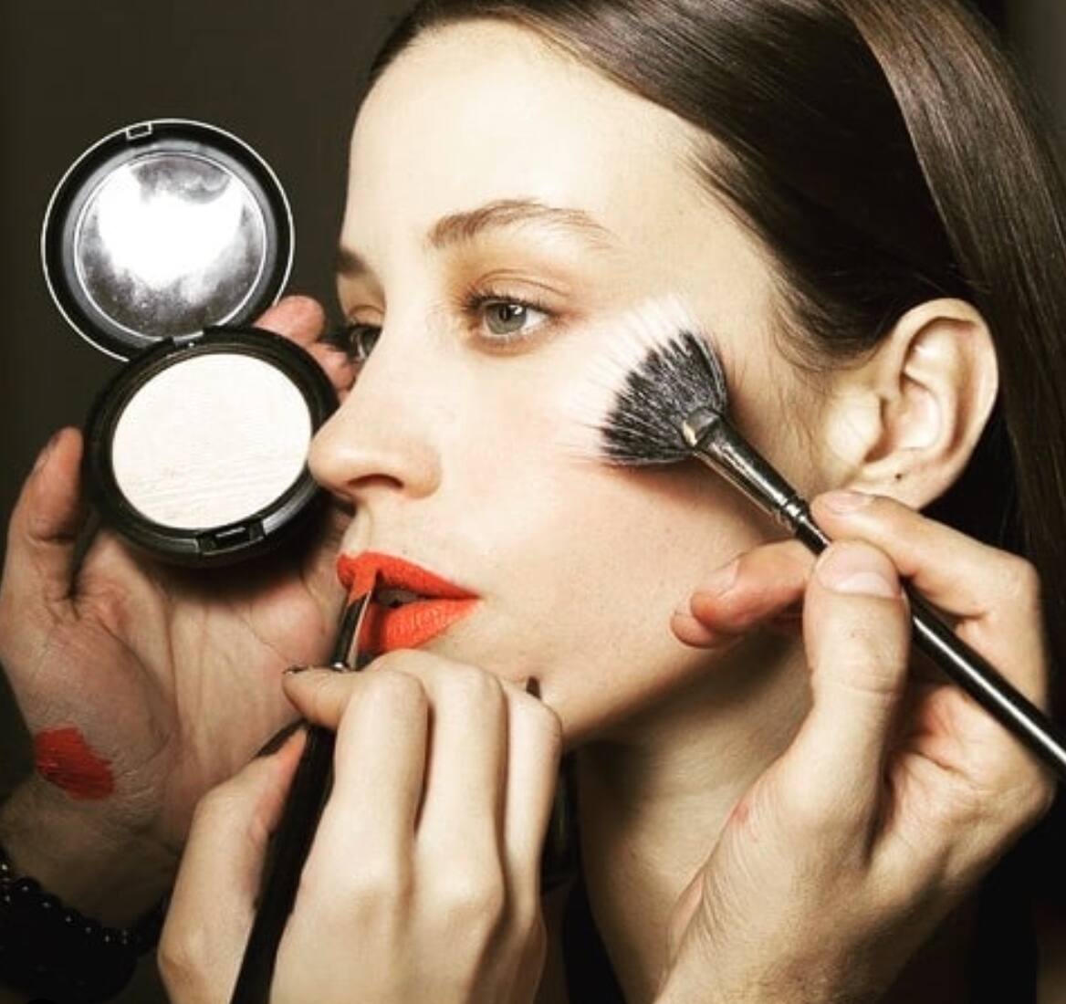 LA pire erreur maquillage qui nous vieillit