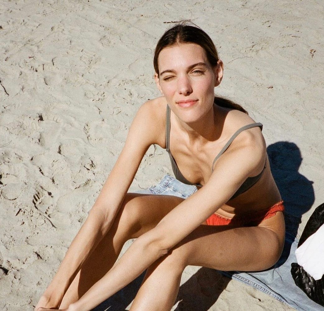 Charlotte Cardin adopte LA couleur de l’été 2024